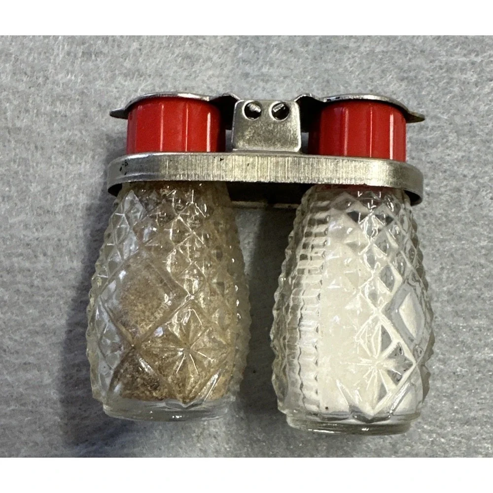 1940s - 1950s Vintage Mini Picnic  salt  Pepper Set With Red Caps 1930's